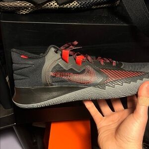 Mens nike Kyrie flytrap V (CZ4100 003) no box size 14
